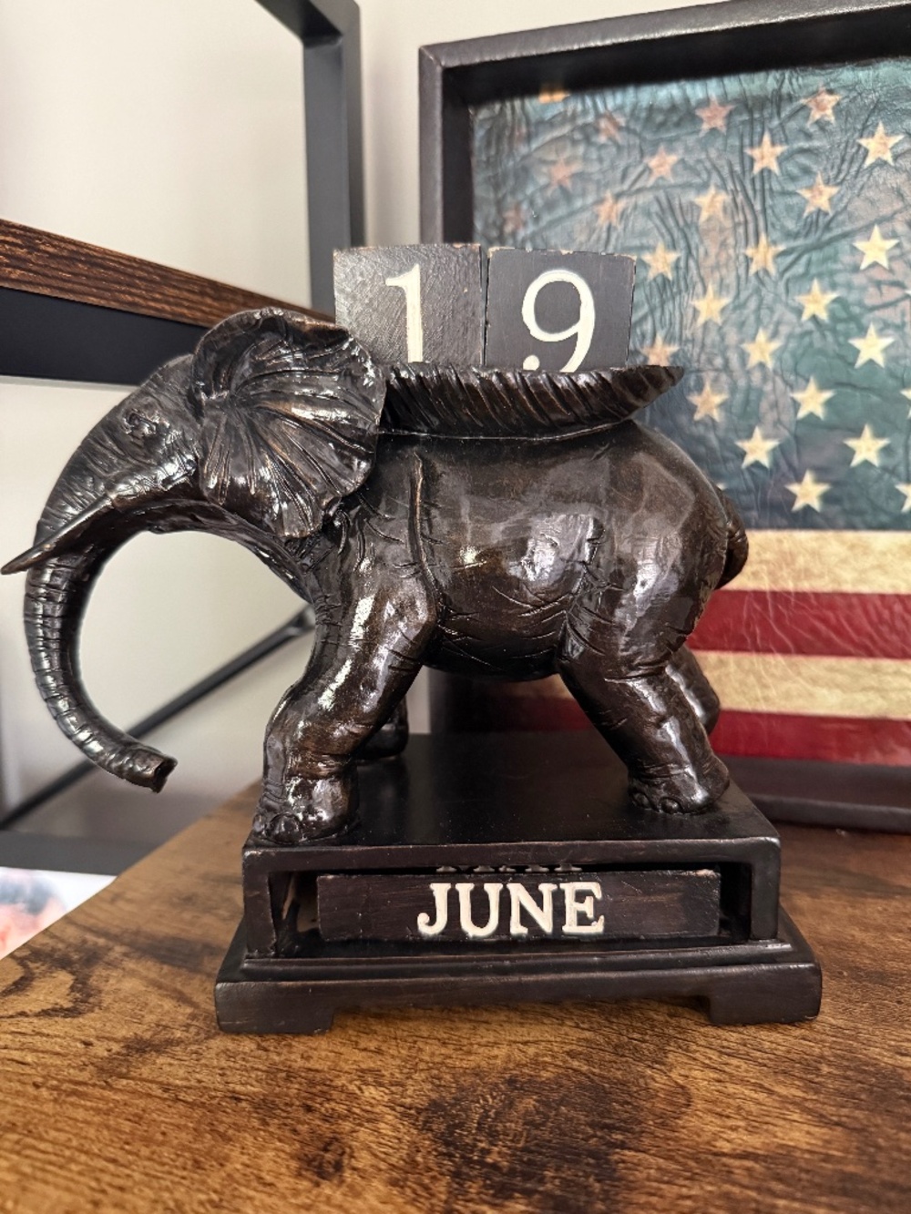 Elephant Perpetual Calendar Desk Decor – Hand-Carved Style Elephant